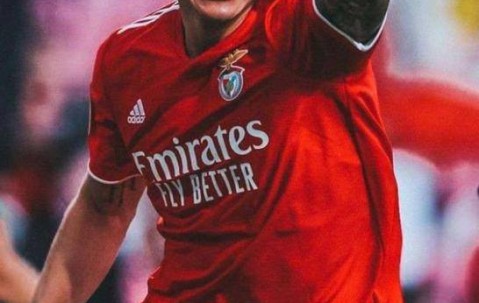 短短3年时间，他的亿元身价惨遭腰斩，26岁奔赴沙超金元足球